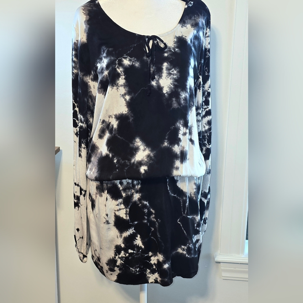 Green Dragon NWT Black And White Tie-Dye Romper/Shorts Women's Size Medium